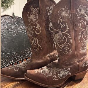 Brown Floral Embroidered Western Boots